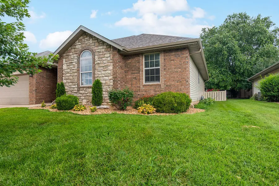 3263 N Dickerson Avenue, Springfield, MO 65803 - #2