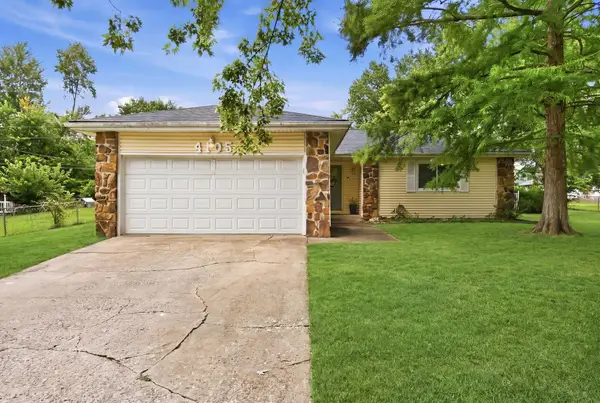 4105 W Dahlia Drive, Battlefield, MO 65619