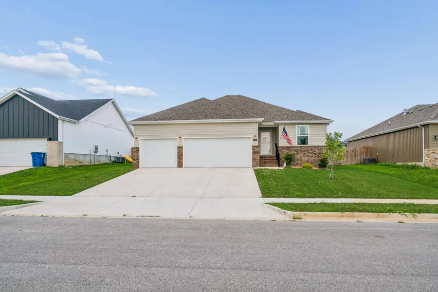 1423 E Macon Street, Republic, MO 65738 - #3