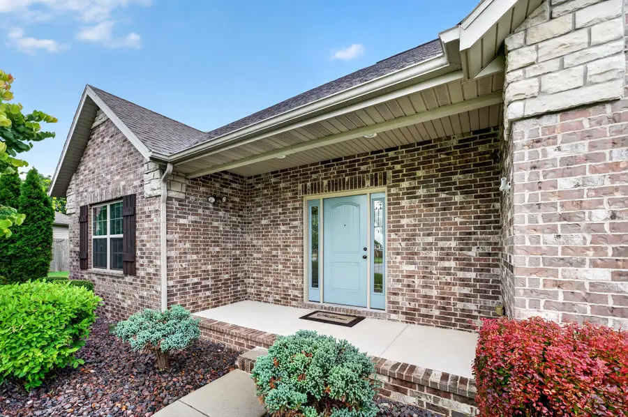 1930 N Pavilion Place, Strafford, MO 65757 - #3