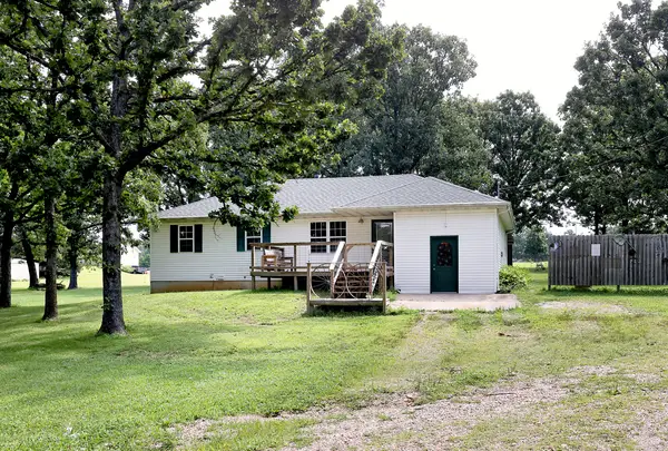 1694 Green Road, Marshfield, MO 65706