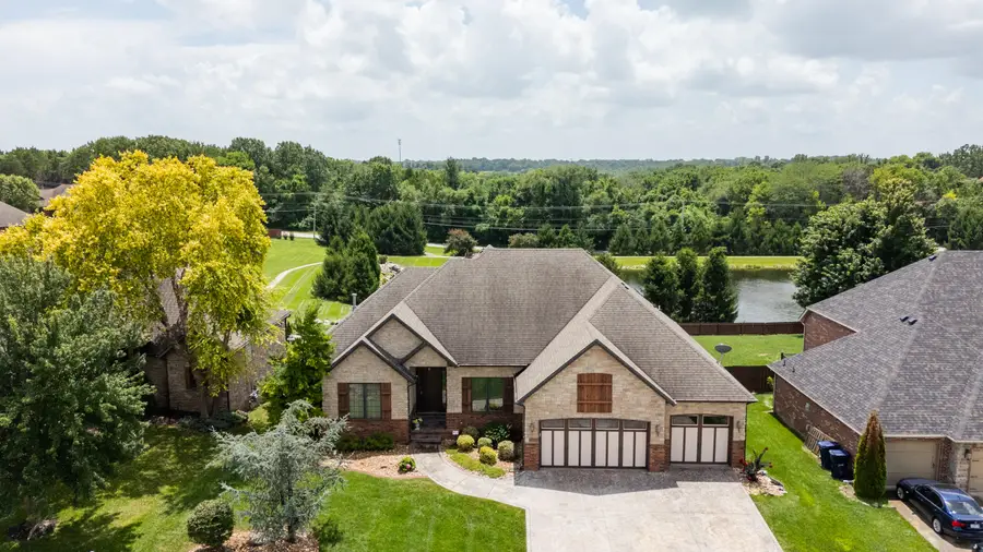 2818 E Cherrybark Street, Springfield, MO 65804 - #2