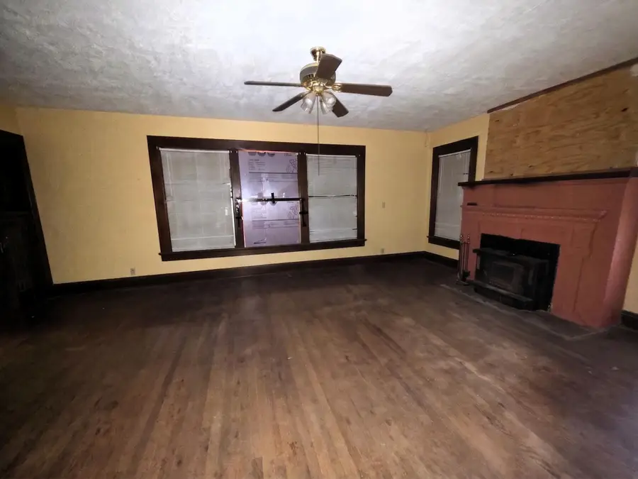 115 N Locust Street, Buffalo, MO 65622 - #3