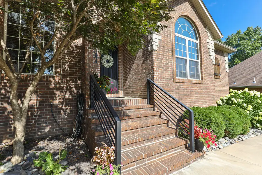 5105 S Nettleton Avenue, Springfield, MO 65810 - #2
