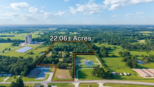 60 E Church Street, Aurora, MO 65605