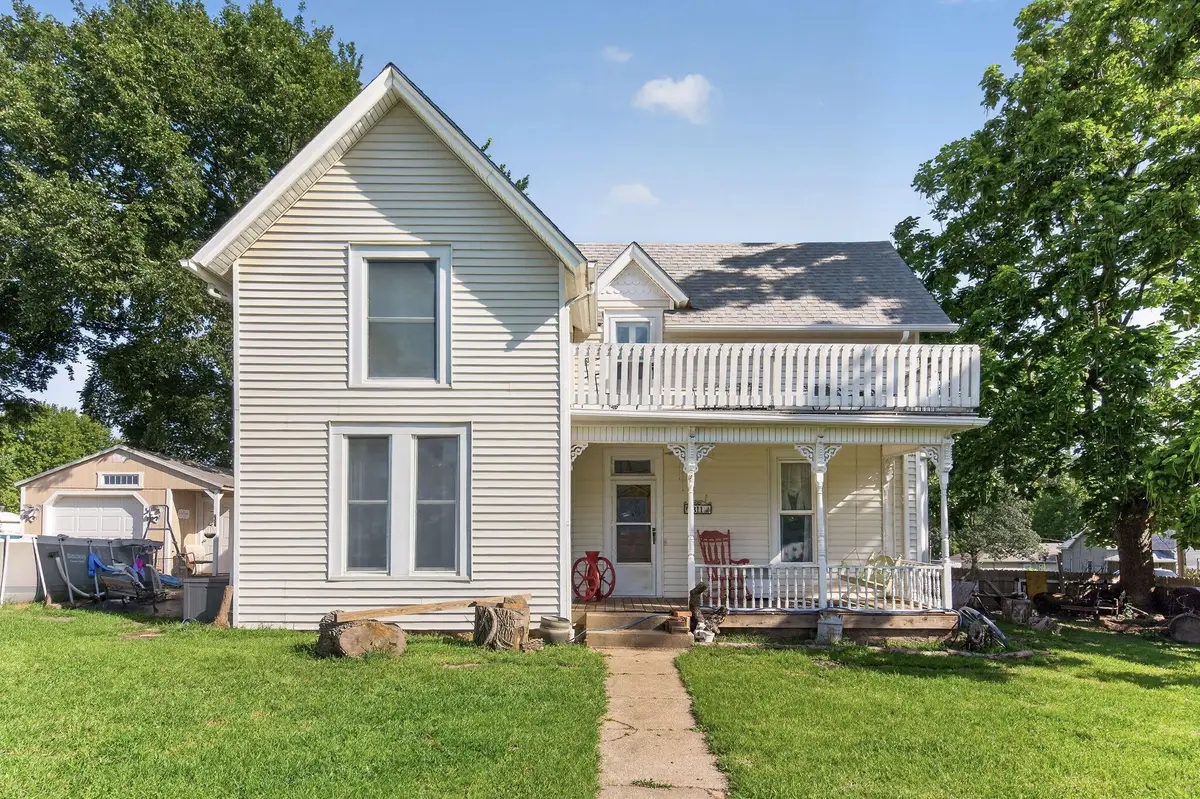 311 E Locust Street, Bolivar, MO 65613 - #1