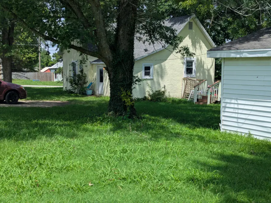 536 S Walnut Street, Marshfield, MO 65706 - #2
