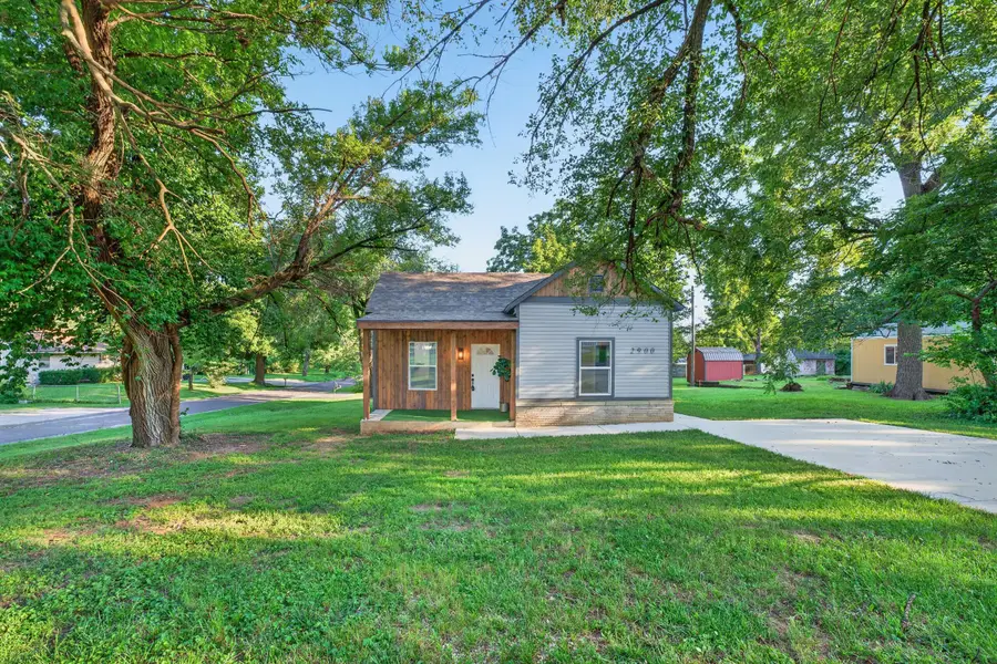 2900 W Lombard Street, Springfield, MO 65802 - #2
