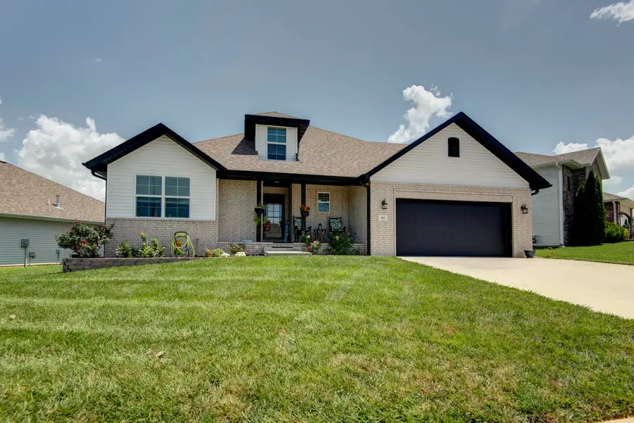 813 E Brewer Avenue, Nixa, MO 65714 - #2