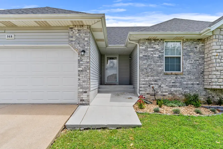 968 S Redwood Street, Nixa, MO 65714 - #2