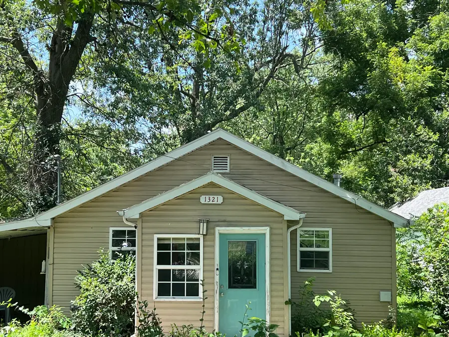 1321 N Clifton Avenue, Springfield, MO 65802 - #3