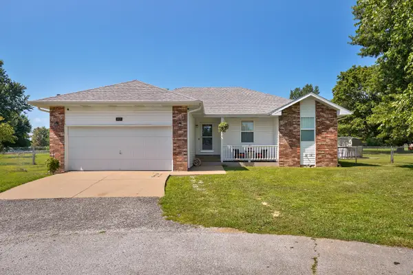 405 Lynn Drive, Clever, MO 65631