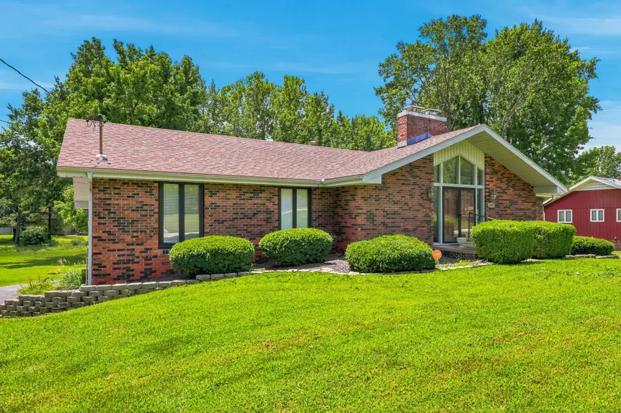 1050 E Camorene Street, Springfield, MO 65803 - #2