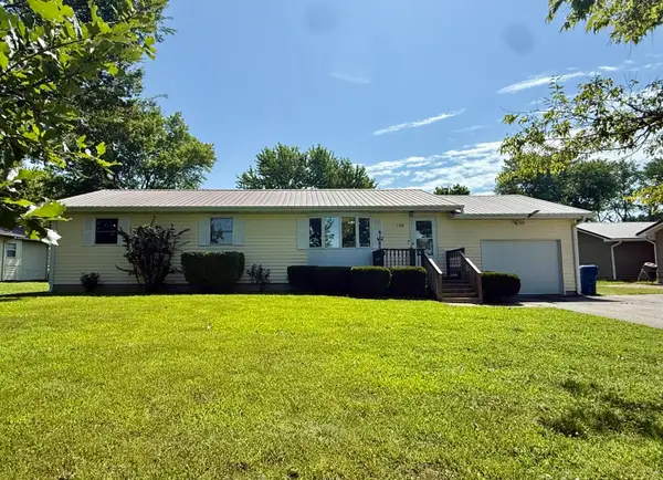 130 S Airport Road, Houston, MO 65483