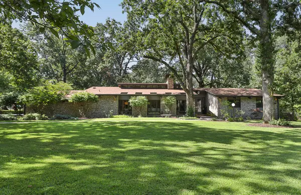 818 W Summit Street, Bolivar, MO 65613