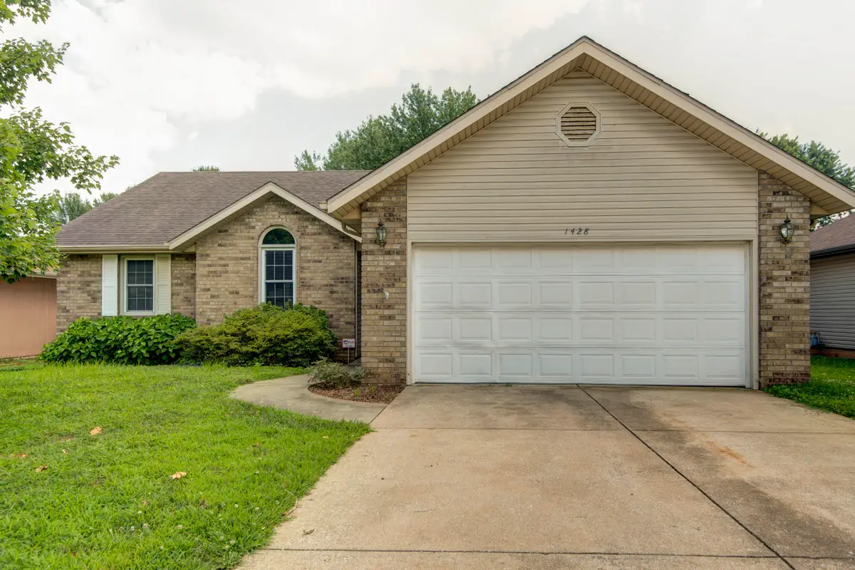 1428 W Whiteside Street, Springfield, MO 65807 - #1