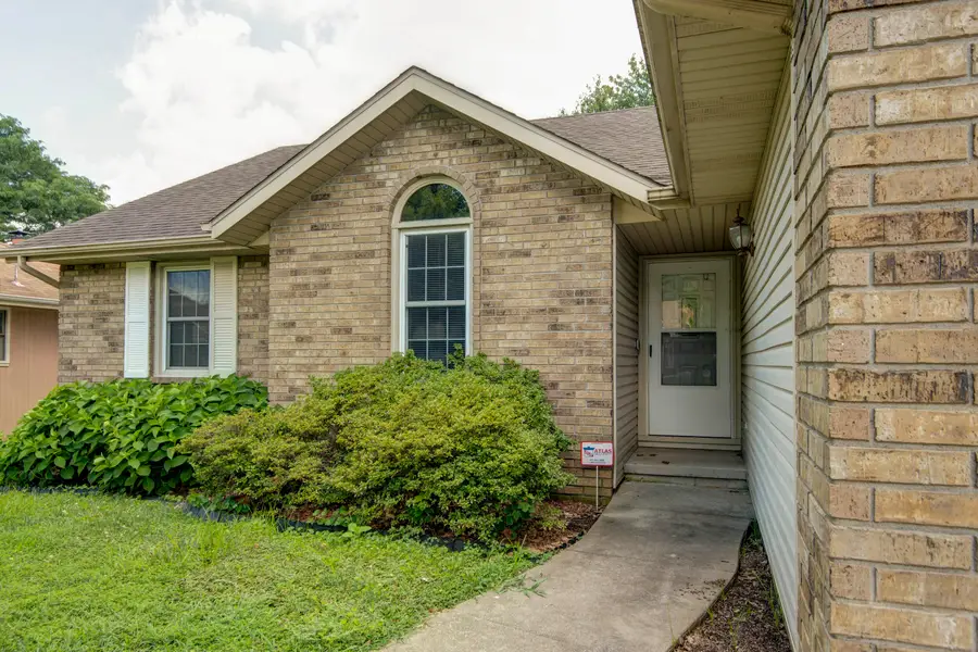 1428 W Whiteside Street, Springfield, MO 65807 - #2