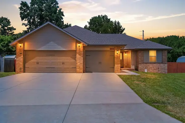 505 S Forest Lane, Republic, MO 65738