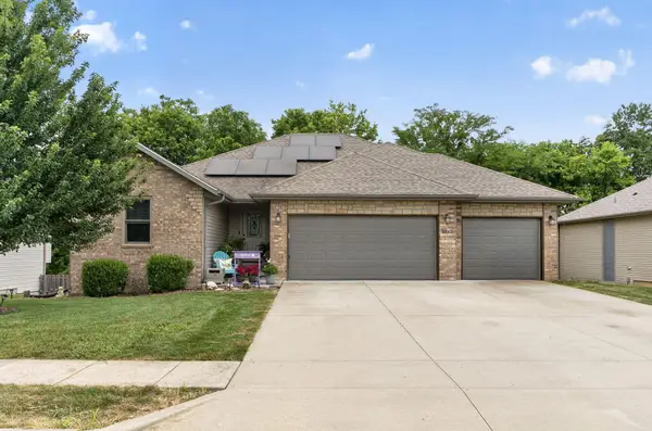 1956 S Thomas Drive, Ozark, MO 65721
