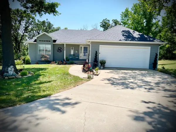 529 S Prewitt Street, Nevada, MO 64772
