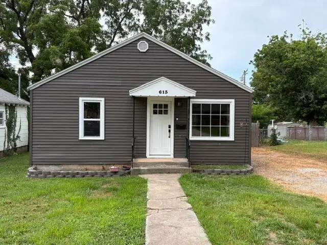 613 E Highland Street, Aurora, MO 65605 - #1