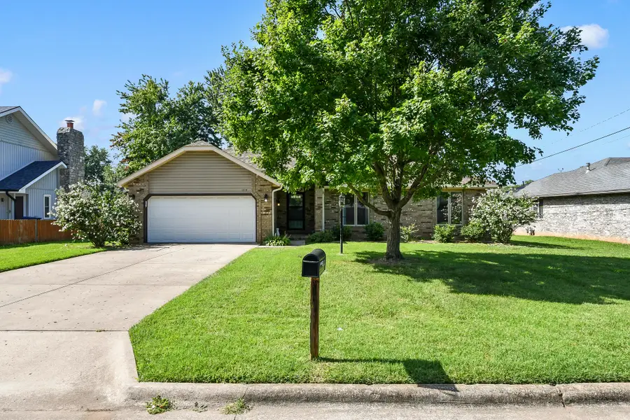 1414 E Arlington Street, Springfield, MO 65803 - #2