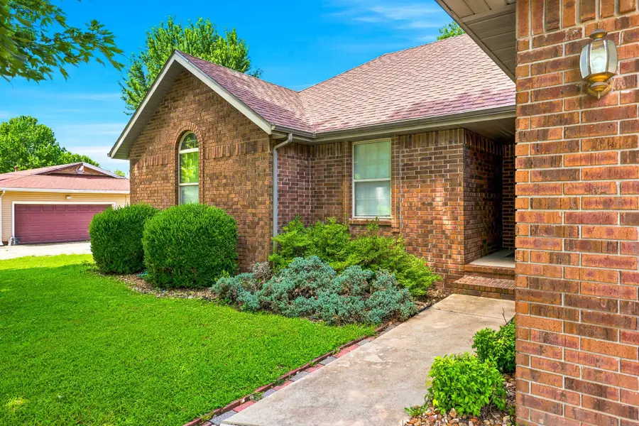 215 S Maple Street, Rogersville, MO 65742 - #3