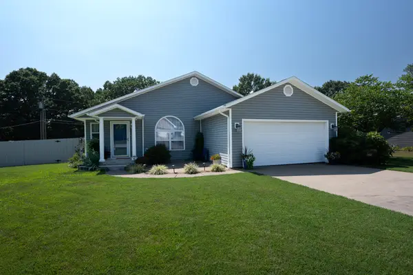 806 Oak Hill Drive, Mt Vernon, MO 65712