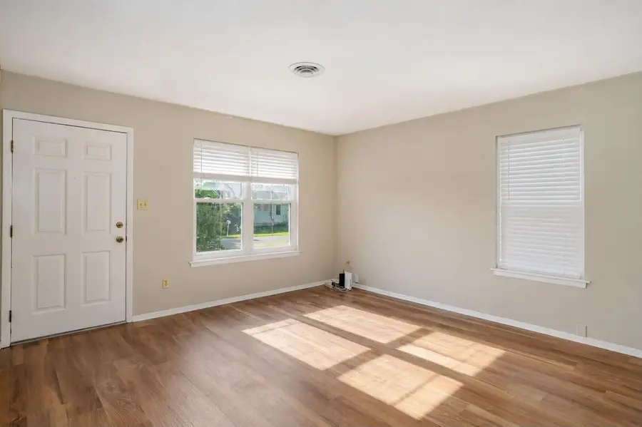 2728 N Summit Avenue, Springfield, MO 65803 - #2