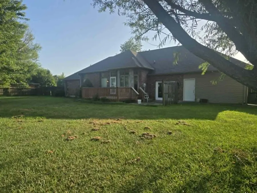 2011 E Epicurean Drive, Clinton, MO 64735 - #2