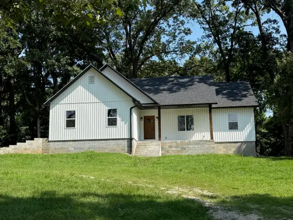 409 Valley Road, Thayer, MO 65791