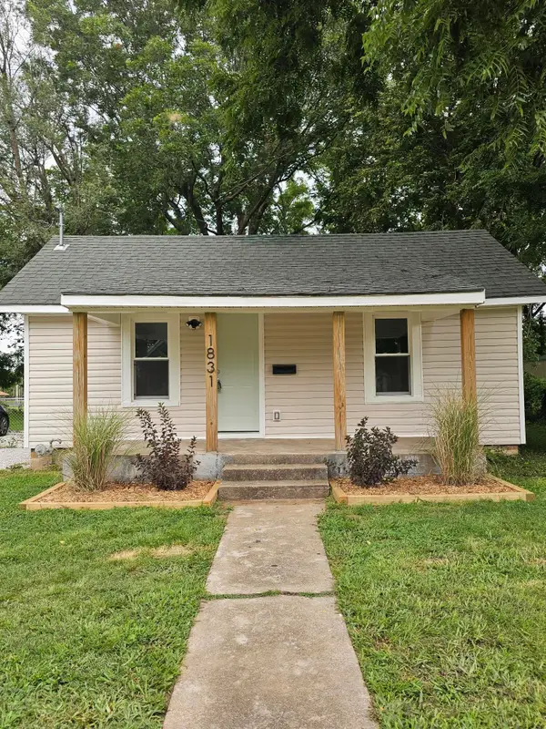 1831 W Chestnut Street, Springfield, MO 65802