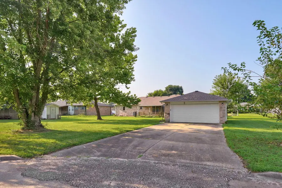 2323 W Austin Street, Bolivar, MO 65613 - #3