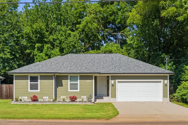 1027 S Overhill Avenue, Springfield, MO 65802