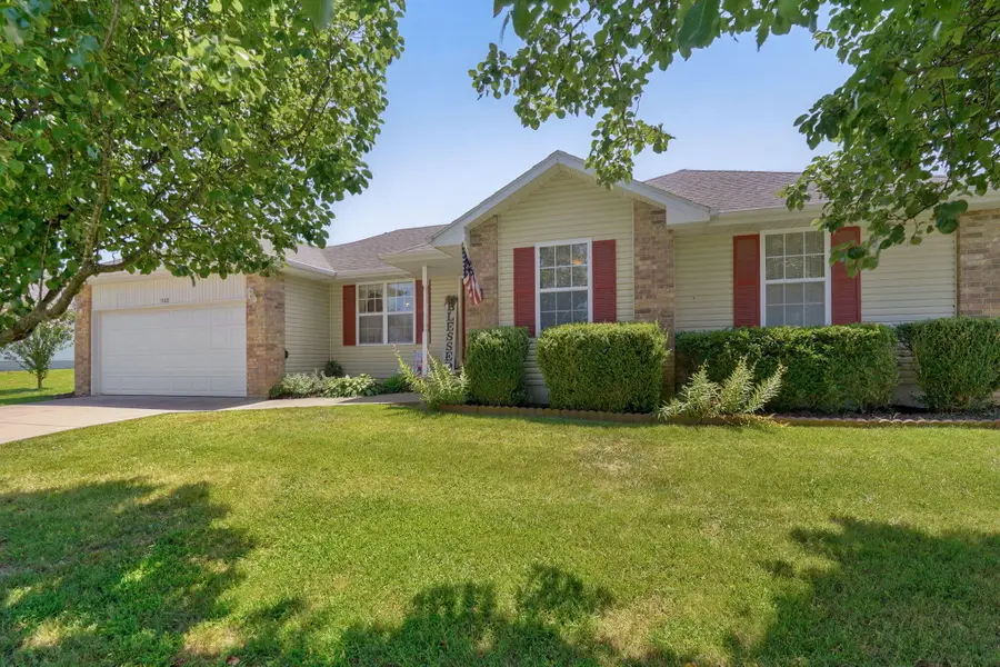 108 E Canon Avenue, Clever, MO 65631 - #2