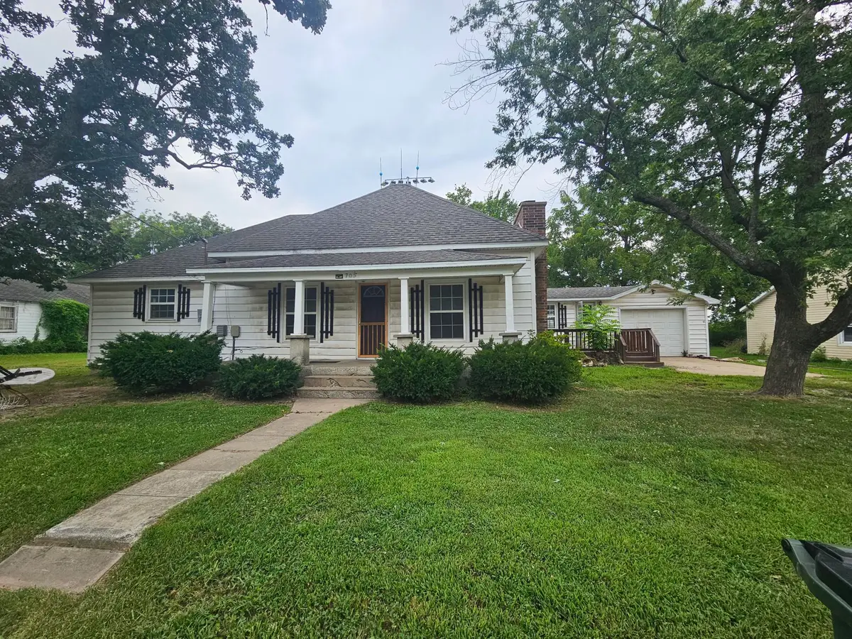 705 N Washam Street, Miller, MO 65707 - #1