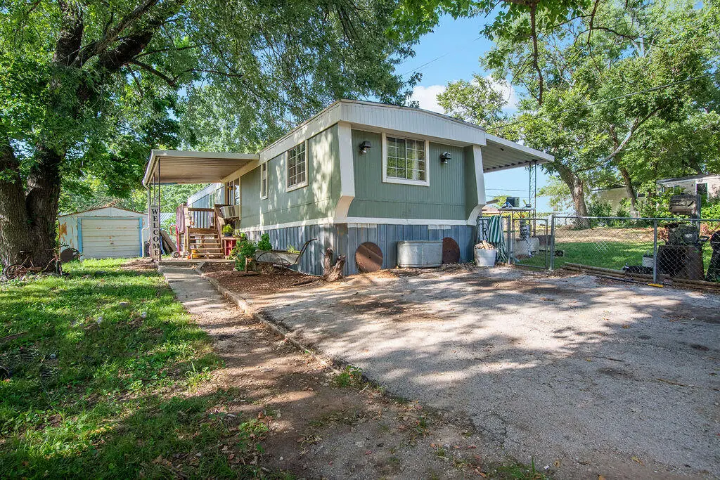 1005 W Kirkwood Drive, Ozark, MO 65721 - #1