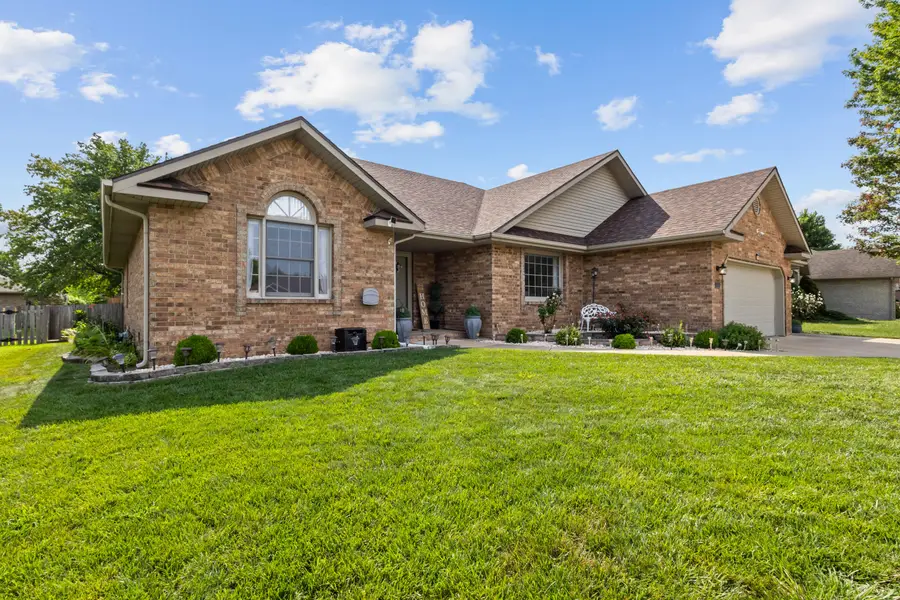 3710 S Suburban Avenue, Springfield, MO 65807 - #2