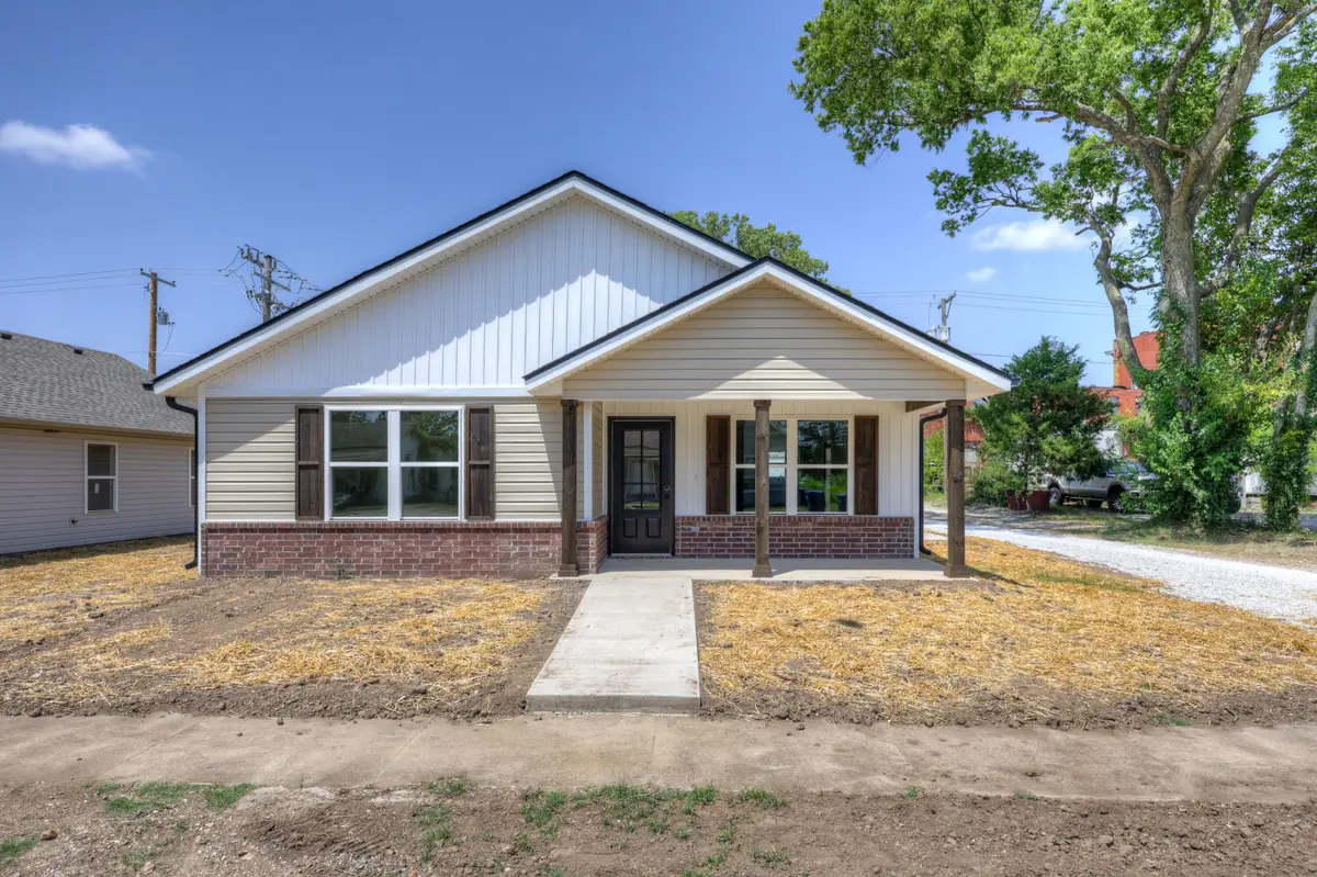 314 W Daugherty Street, Carterville, MO 64835 - #1