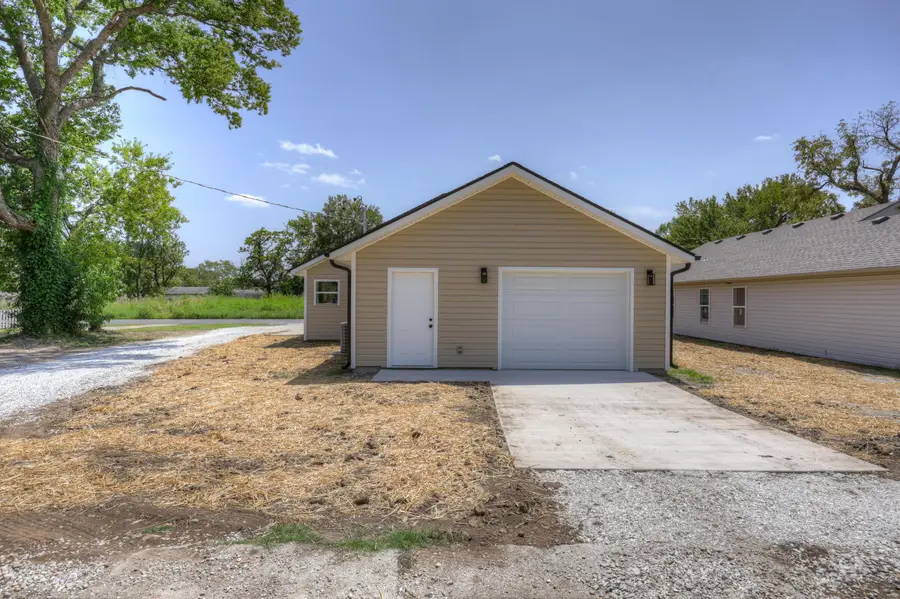 314 W Daugherty Street, Carterville, MO 64835 - #3