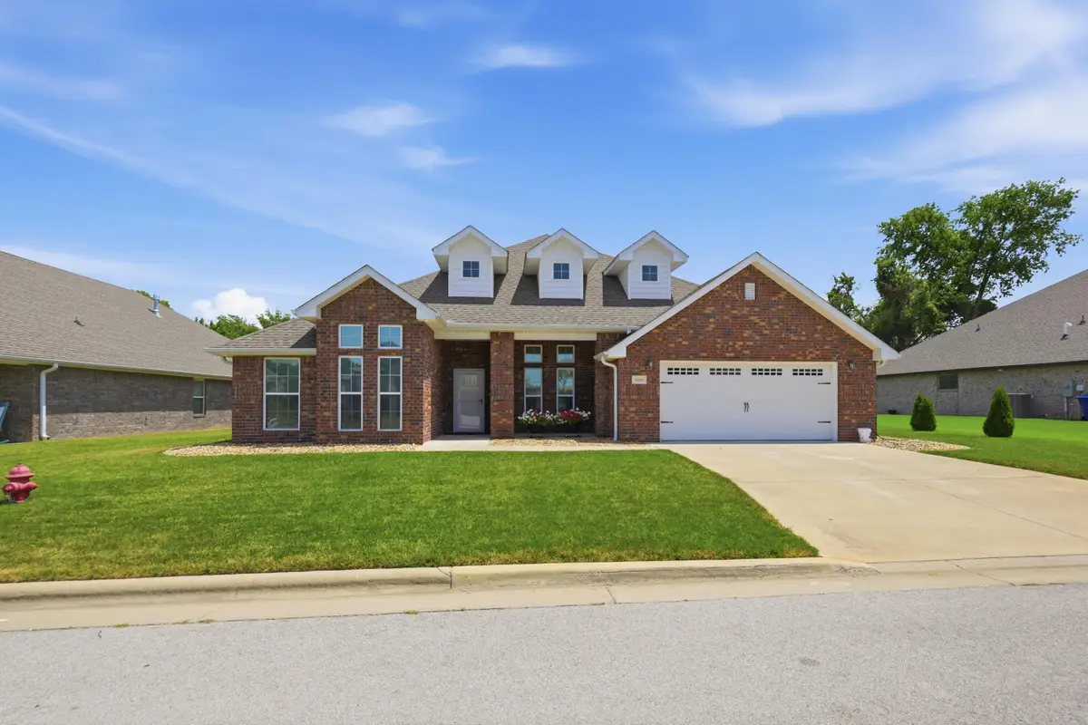 1003 Mckenzie Circle, Webb City, MO 64870 - #1
