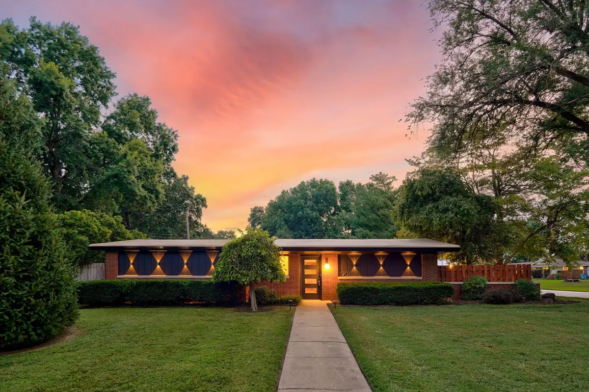 1901 S Cedarbrook Avenue, Springfield, MO 65804 - #1