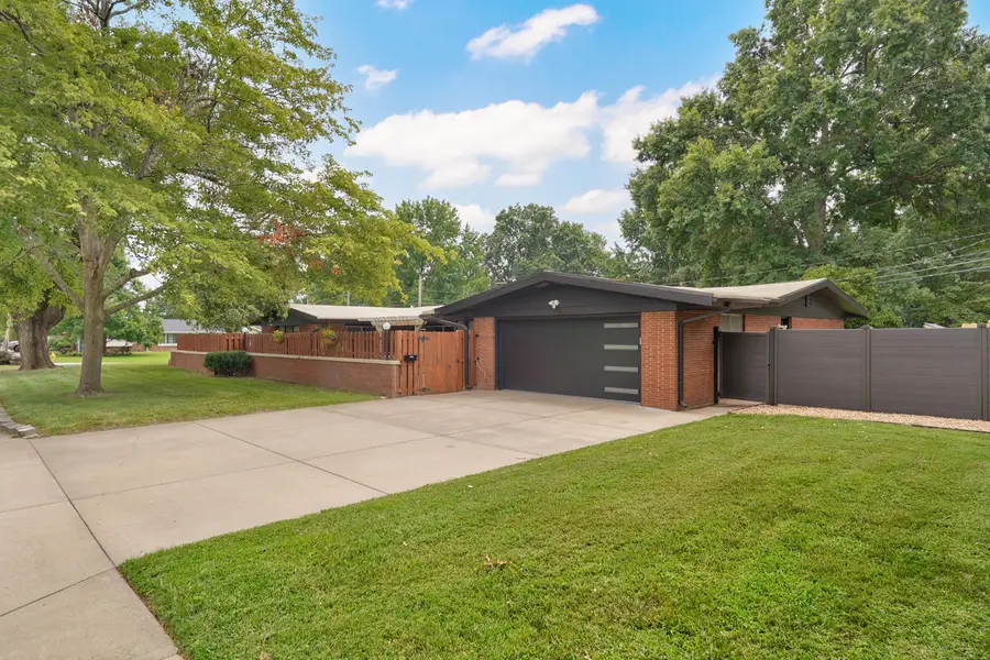 1901 S Cedarbrook Avenue, Springfield, MO 65804 - #3