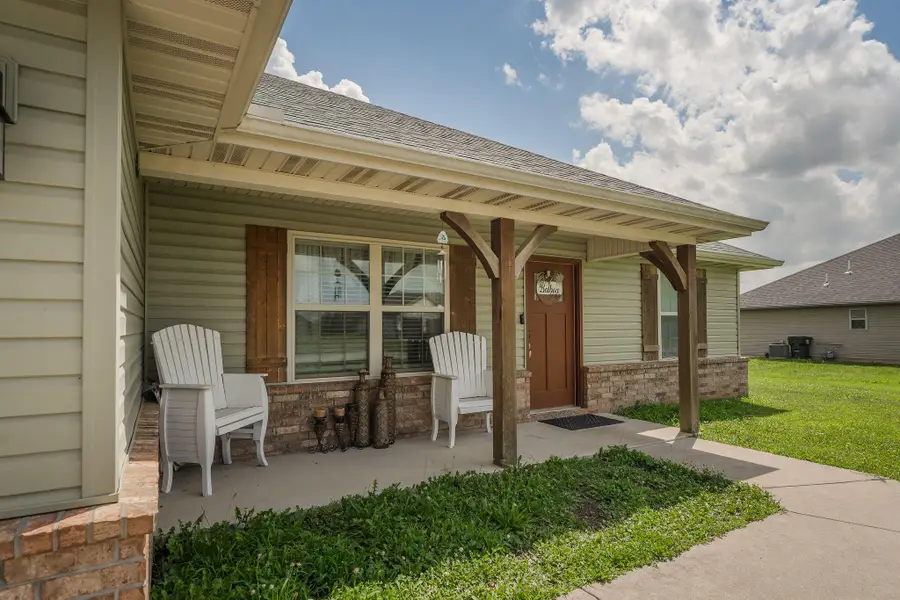 1048 W Thoroughfare Street, Seymour, MO 65746 - #3