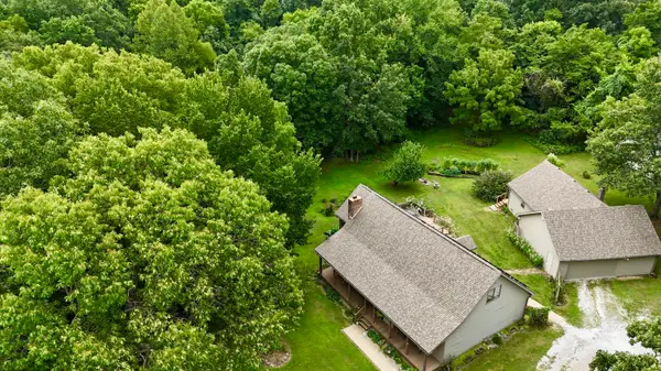34 E Dade 86, Greenfield, MO 65661