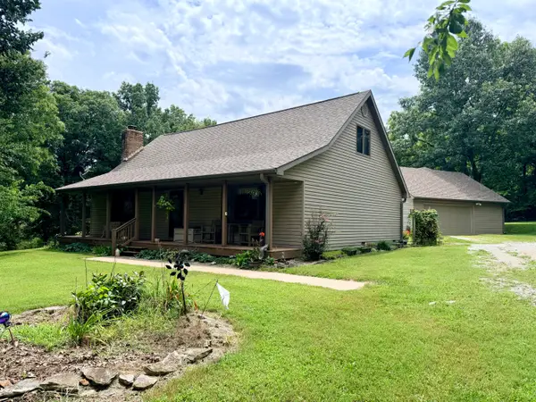 34 E Dade 86, Greenfield, MO 65661