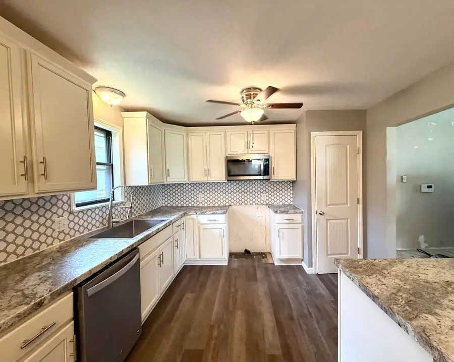 136 S Airport Road, Houston, MO 65483 - #2