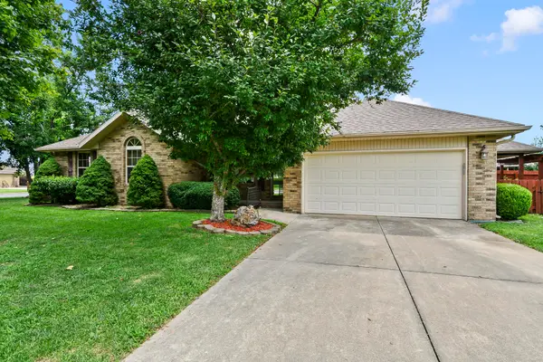 610 N Ellen Street, Nixa, MO 65714