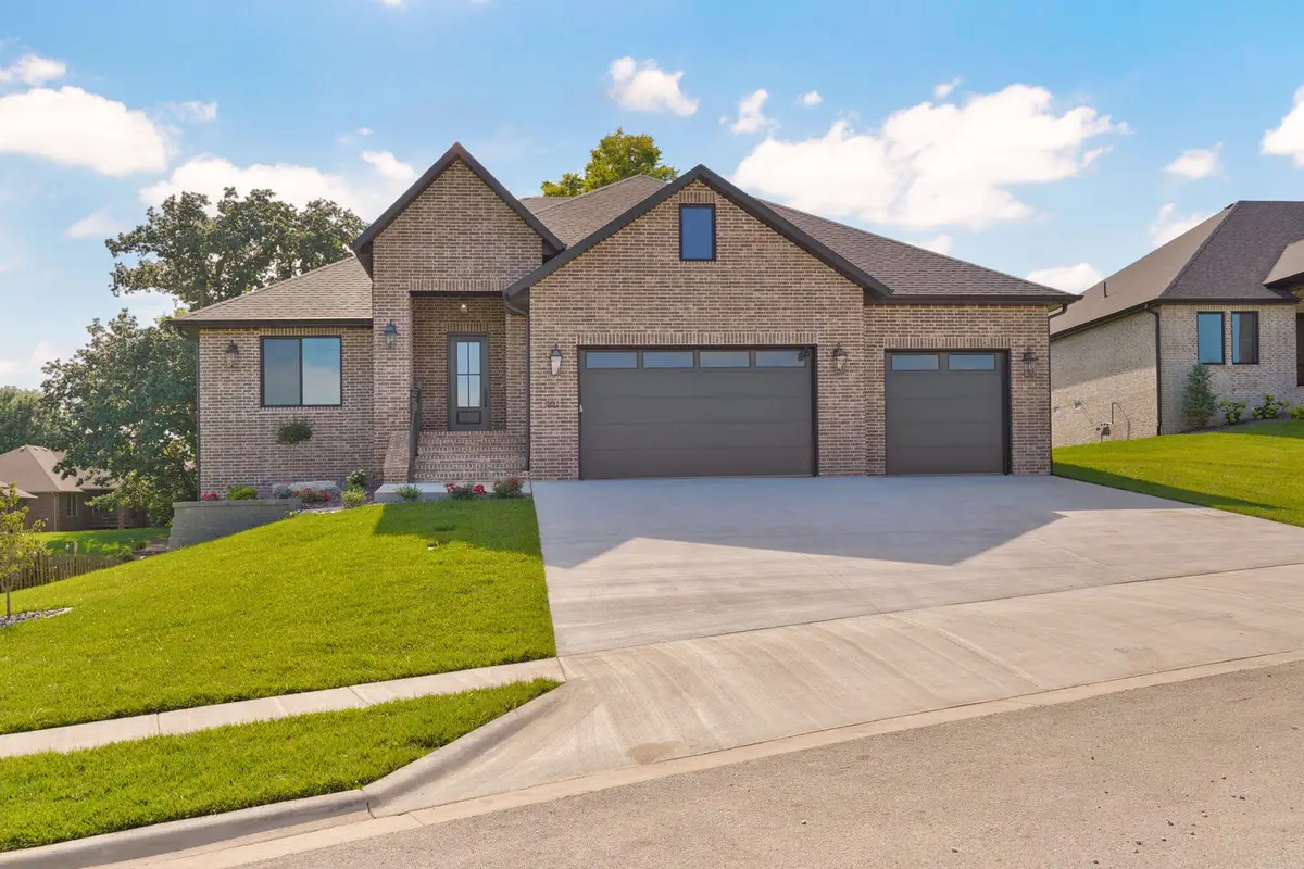 2011 N Silver Charm Avenue, Springfield, MO 65802 - #1