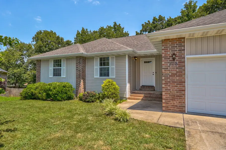 208 Spruce Avenue, Clever, MO 65631 - #2